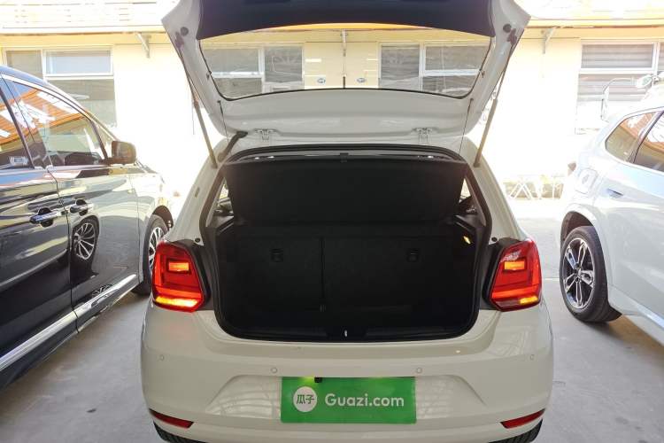 Used Volkswagen Polo 2016 1.6L Automatic Comfort Model Trunk