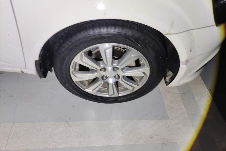 Used Chevrolet Aveo Sonic 2014 Hatchback 1.6 SX AT Fashion Edition