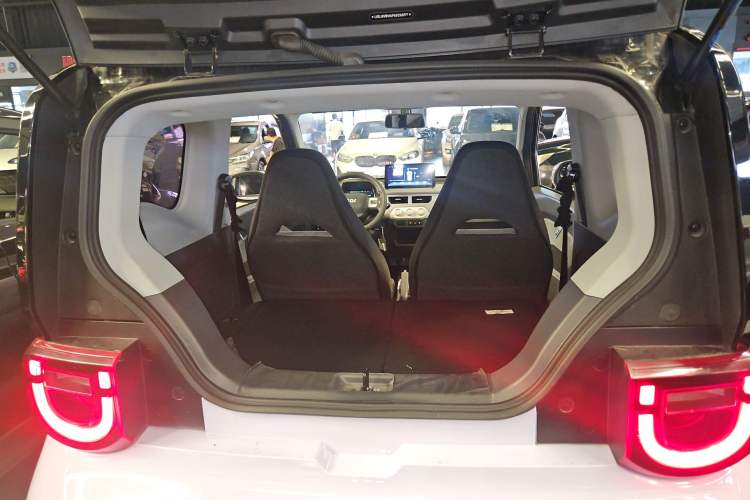 Used Chery New Energy QQ Ice Cream 2022 170km Sundae Phosphate Lithium-Ion