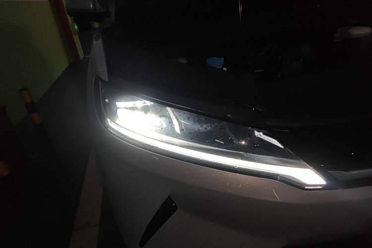 Used BYD Yuan UP 2024 401KM Leading Edition Right Front Headlight
