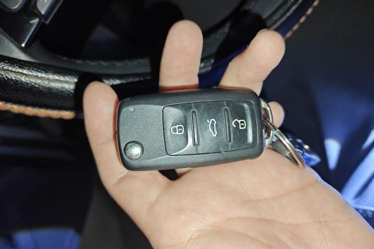 Used Volkswagen Sagitar 2017 230TSI Automatic Luxury Edition
