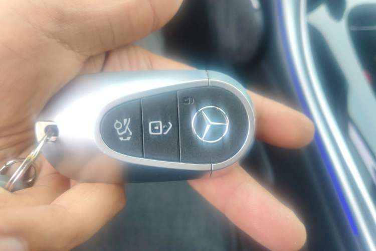 Used Mercedes-Benz C-Class 2023 Restyled C 260 L Night Edition Sports Version Vehicle Key