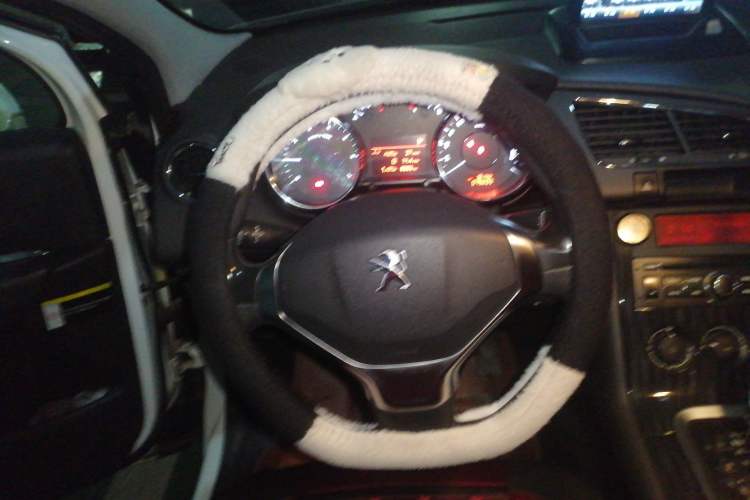 Used Peugeot 3008 2015 2.0L Automatic Classic Edition