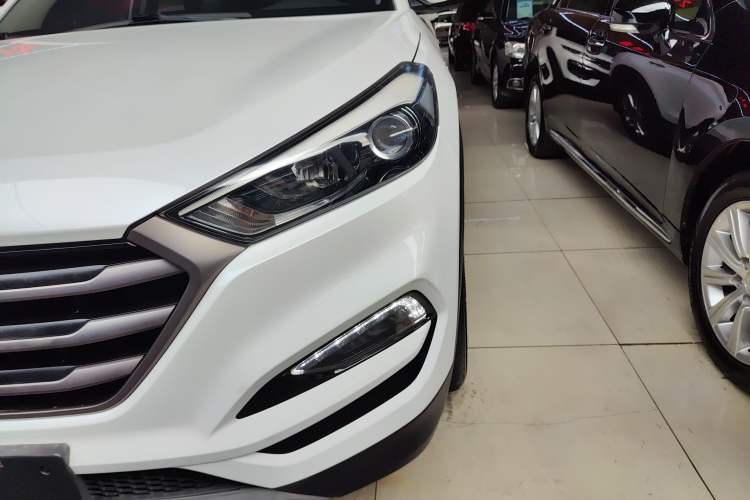 Used Hyundai Tucson 2018 1.6T Dual-Clutch Two-Wheel Drive 15th Anniversary Special Edition