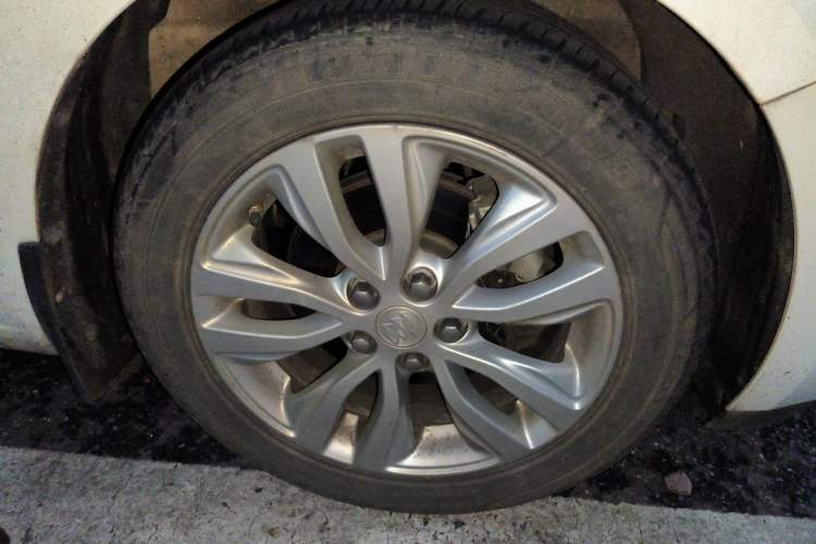 Used Buick GT 2021 Exemplar 1.5L Automatic Elite Version Right Front Wheel Hub