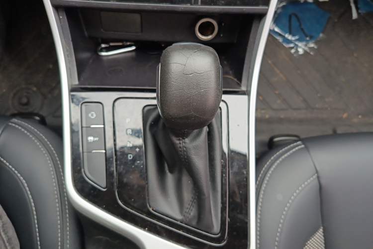 Used Chery Arrizo 5 2019 1.5L CVT Youth Edition China V Standard Gear Lever