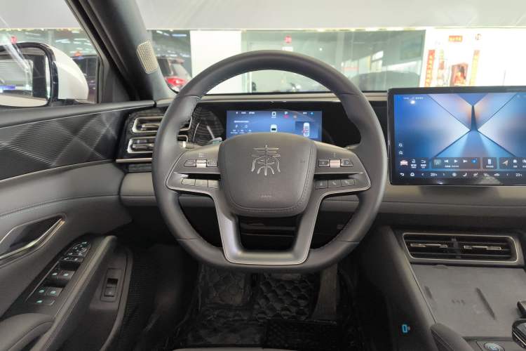 Used BYD Qin L 2025 DM-i Smart Drive 120KM Superior Model
