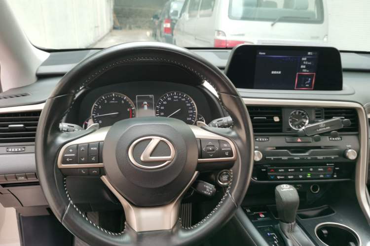 Used Lexus RX 2020 Revised Version 300 Two-Wheel Drive Elite Edition Center Console