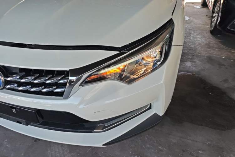 Used Venucia D60 2018 1.6L Manual Smart Connect Elite Edition
