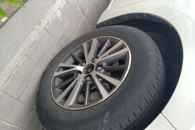 Used Toyota Levin 2016 Dual-Engine 1.8H GS E-CVT Elite Model with Sunroof