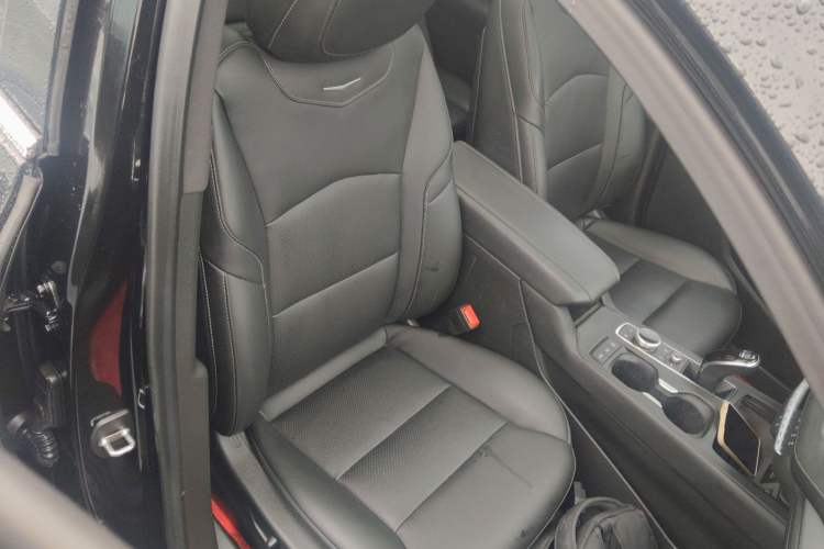 Used Cadillac XT4 2023 28T Two-Wheel-Drive Luxury Version
