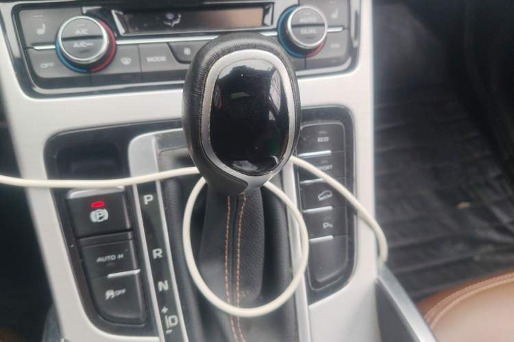 Used Geely Auto Emgrand X7 Sport 2016 1.8TD Automatic ZhiZun Version
