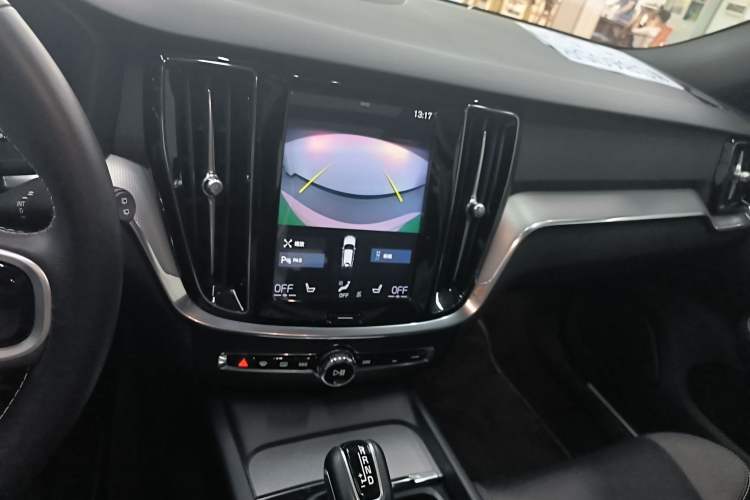 Used Volvo V60 2020 T5 Zhiyuan Sport Edition
