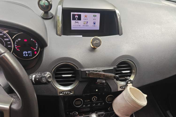 Used Renault Koleos 2012 2.5L 4x4 Comfort Edition with Navigation
