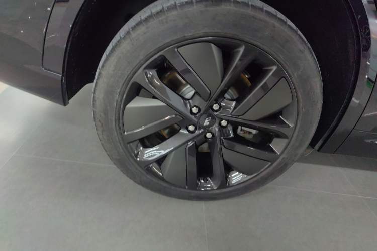 Used Li Auto L9 2022 Max model Right Rear Wheel Hub