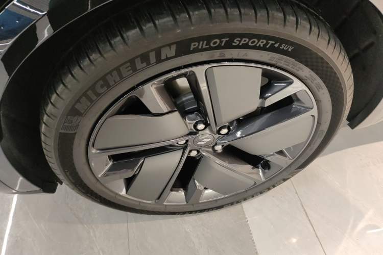 Used Li Auto L8 2025 Pro Smart Refresh Edition