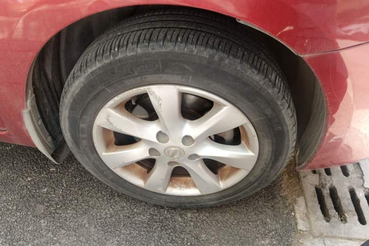 Used Nissan Tiida 2011 1.6L CVT Smart Version Right Front Wheel Hub