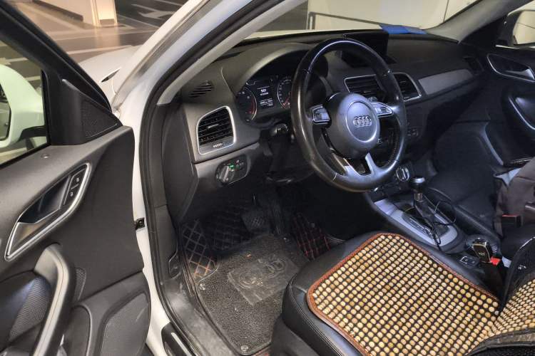 Used Audi Q3 2015 30 TFSI Ambition Edition Driver Seat