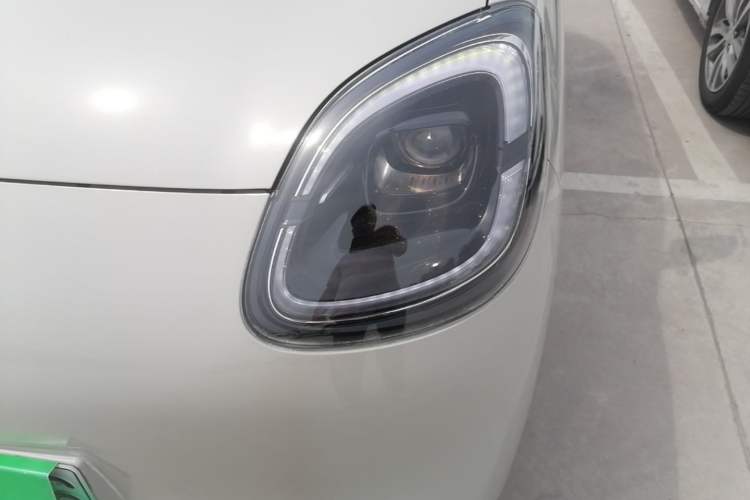 Used Wuling Hongguang MINIEV 2025 Four-Door Version Advanced Edition Left Front Headlight