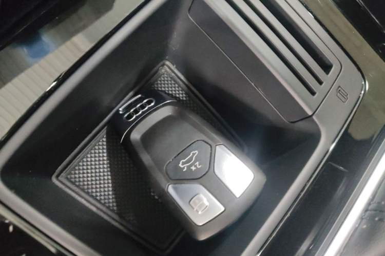 Used Audi A4L 2024 40 TFSI Luxury Dynamic Edition
