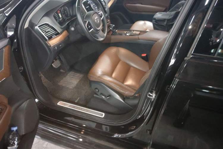 Used Volvo XC90 2019 T6 Zhiyi Edition 7-Seater China VI Standard Driver Seat