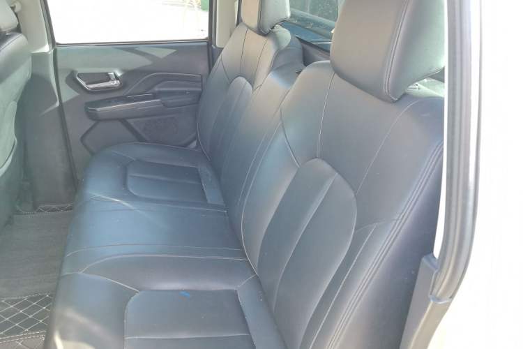 Used Great Wall Wingle 5 2017 2.0T European-Style Diesel Two-Wheel-Drive Elite Version with Large Double Cab – GW4D20B