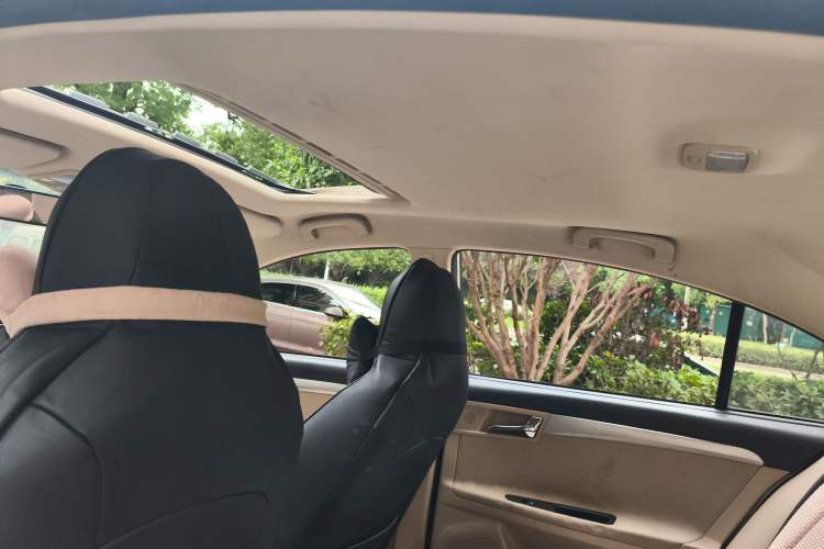 Used Roewe 350 2015 1.5L Manual Luxury Sunroof Edition
