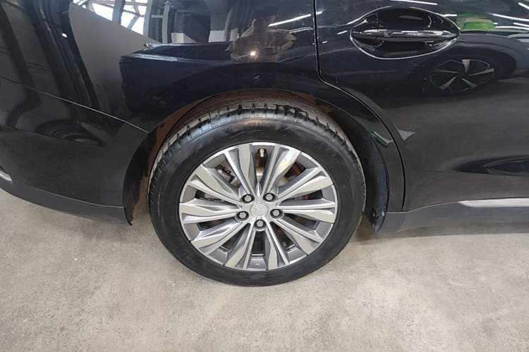 Used Hongqi E-QM5 2022 431 km Charge & Enjoy Edition Exterior 5