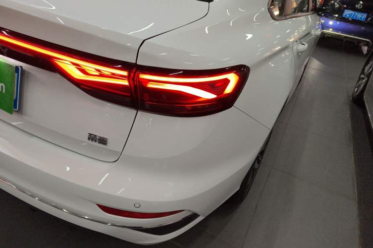 Used Geely Auto Emgrand 2026 Model 4th Generation 4 Millionth Anniversary Edition 1.5L CVT Overdrive Edition