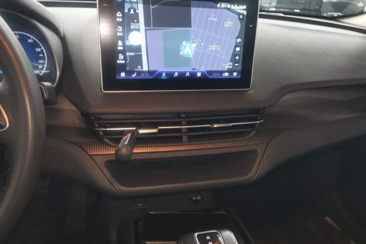 Used Hongqi E-QM5 2022 431 km Charge & Enjoy Edition
