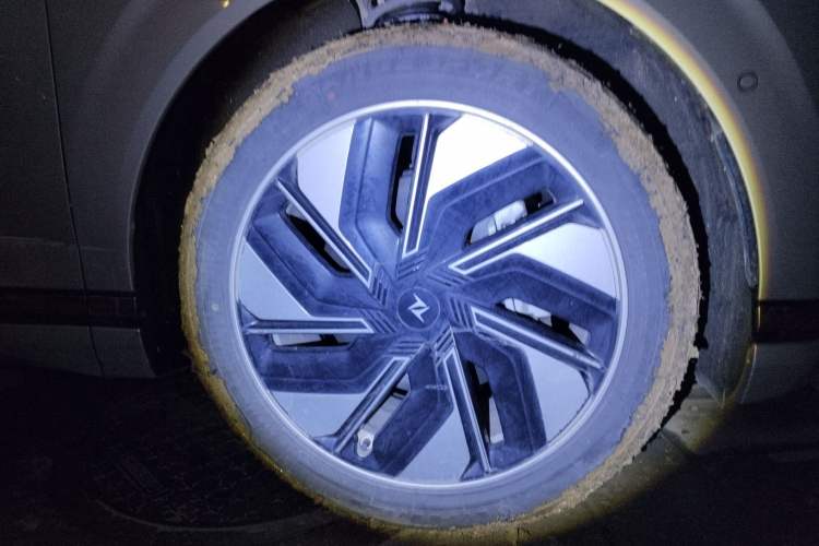 Used Dongfeng eπ eπ008 2024 210Max Range-Extended Version 6 Seats
