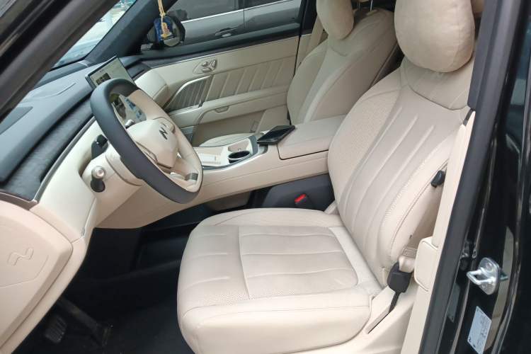 Used ONVO Luxeed L90 2025 Model—Max Six-Seater Version