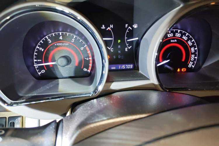 Used Toyota Highlander 2012 2.7L 2WD 5-Seater Elite Edition Odometer Close Up