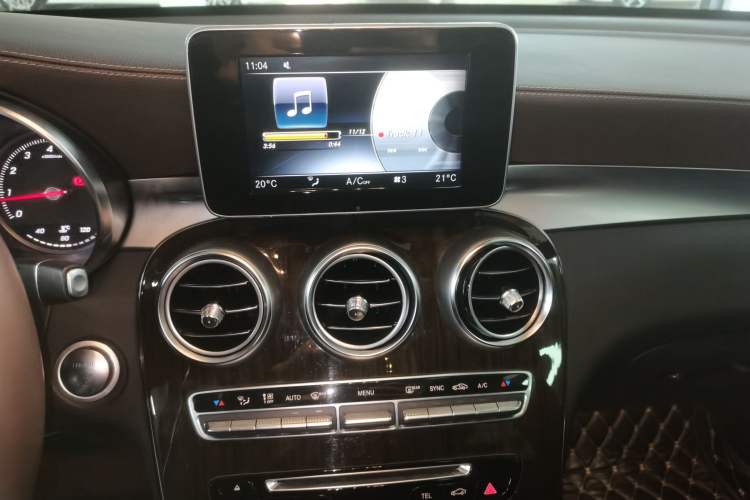 Used Mercedes-Benz GLC 2019 Facelift GLC 260 L 4MATIC Luxury Model
