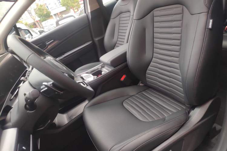 Used Kia Sportage (Chinese Domestic Model) 2025 2.0T Two-Wheel Drive Prestige Smart Edition