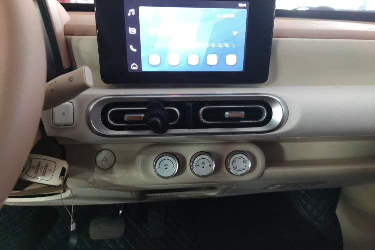 Used Wuling Hongguang MINIEV 2024 3rd Generation 215km Advanced Version