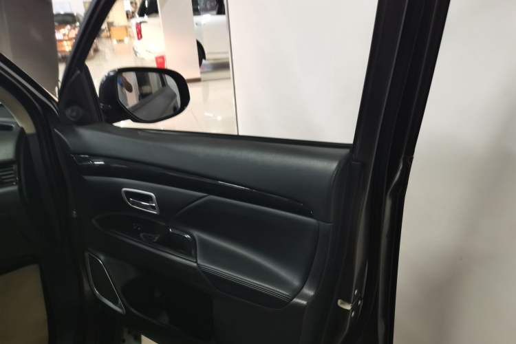 Used Mitsubishi Outlander 2017 2.0L Two-Wheel Drive Glory Edition 5 Seats
