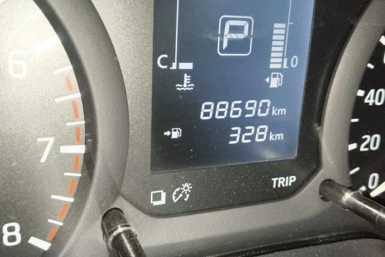 Used Nissan Navara 2017 2.5L Automatic 2WD Luxury Edition QR25