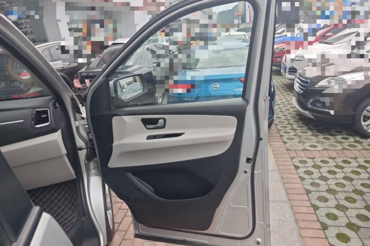 Used Huasong 7 2017 2.0T Automatic Standard Edition
