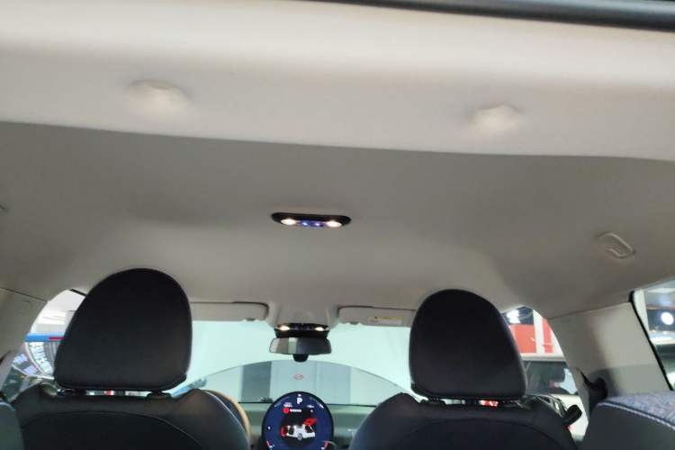 Used MINI Electric MINI COOPER 2025 Model Facelift 466km COOPER E Classic Style
