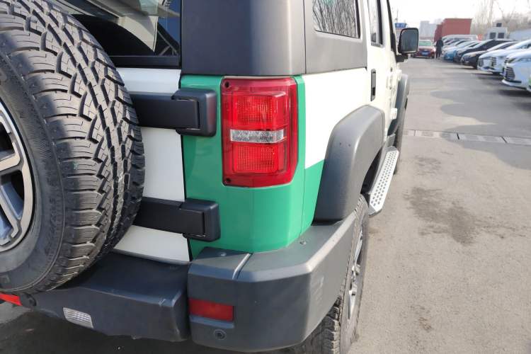 Used BAIC Off-Road BJ40 2017 40L 2.3T Automatic All-Wheel Drive Ring of the Tower Champion Edition
