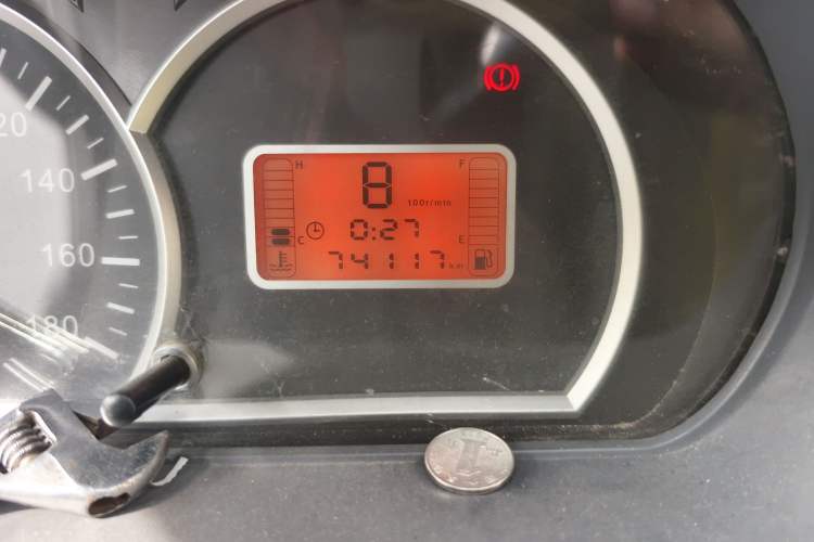 Used BAIC Weiwang 306 2011 1.3L base model 7 seats Odometer Close Up