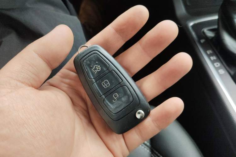 Used Ford Kuga 2017 EcoBoost 180 Two-Wheel-Drive Tiger Leap Model Interior 1