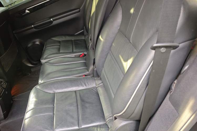 Used Mercedes-Benz R-Class 2017 R 320 4MATIC Business Edition Prestige Model Left Rear Seat