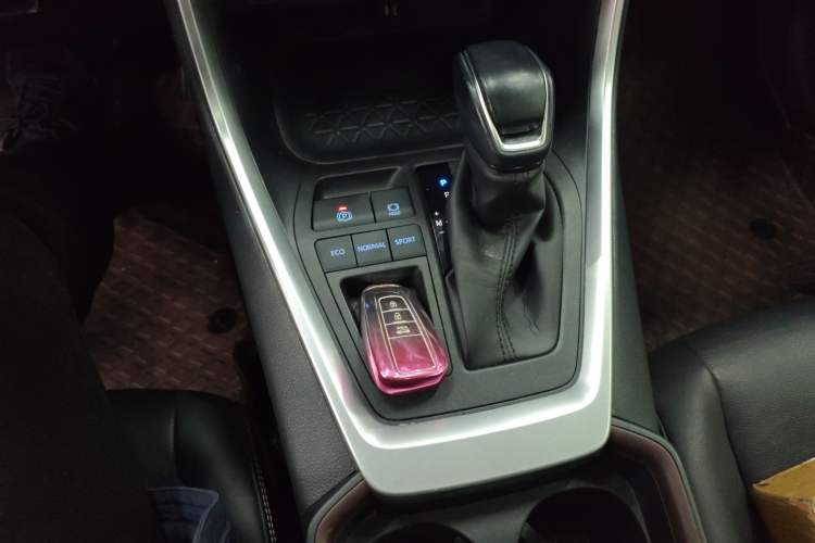 Used Toyota RAV4 2020 2.0L CVT Two-Wheel Drive Fashion PLUS Edition