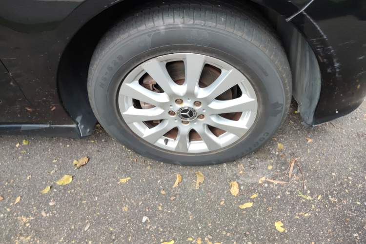 Used Mercedes-Benz R-Class 2010 R 350 L 4MATIC Right Front Wheel Hub