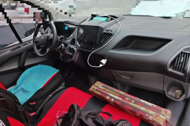 Used Ford Transit 2017 2.0T Diesel Van Mid-Chassis Mid-Roof China V Standard