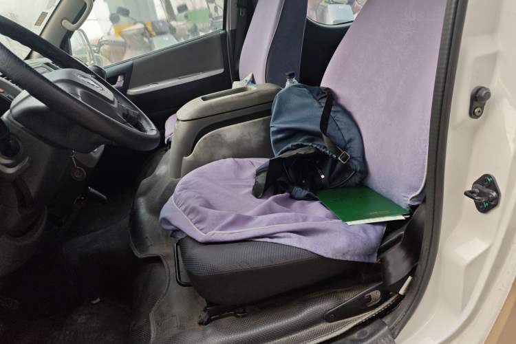 Used Foton Scenic G9 2017 2.4L Gasoline Commercial Version Long Wheelbase 9-Seater 4G69
