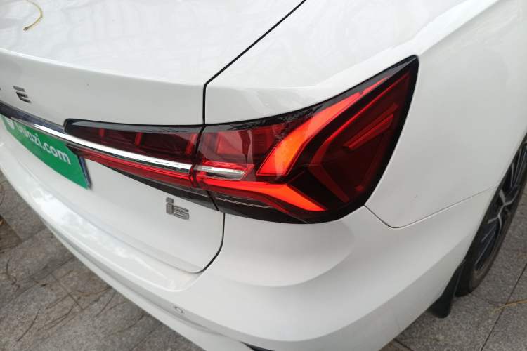 Used Roewe i5 2021 1.5L Manual Platinum Edition Right Rear Taillight