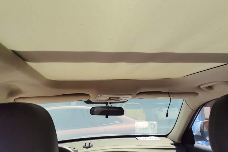 Used Geely Auto Emgrand X7 Sport 2018 1.8TD Automatic Two-Wheel Drive Zhiya Model Headliner